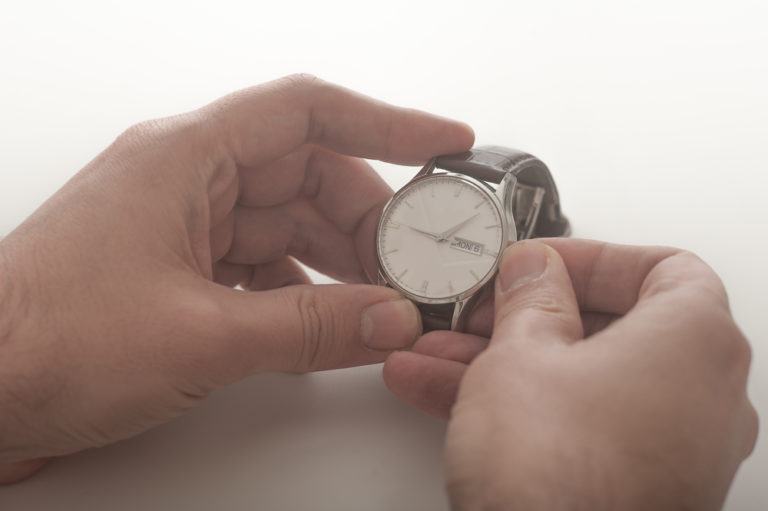What Does It Mean When A Watch Loses Seconds?